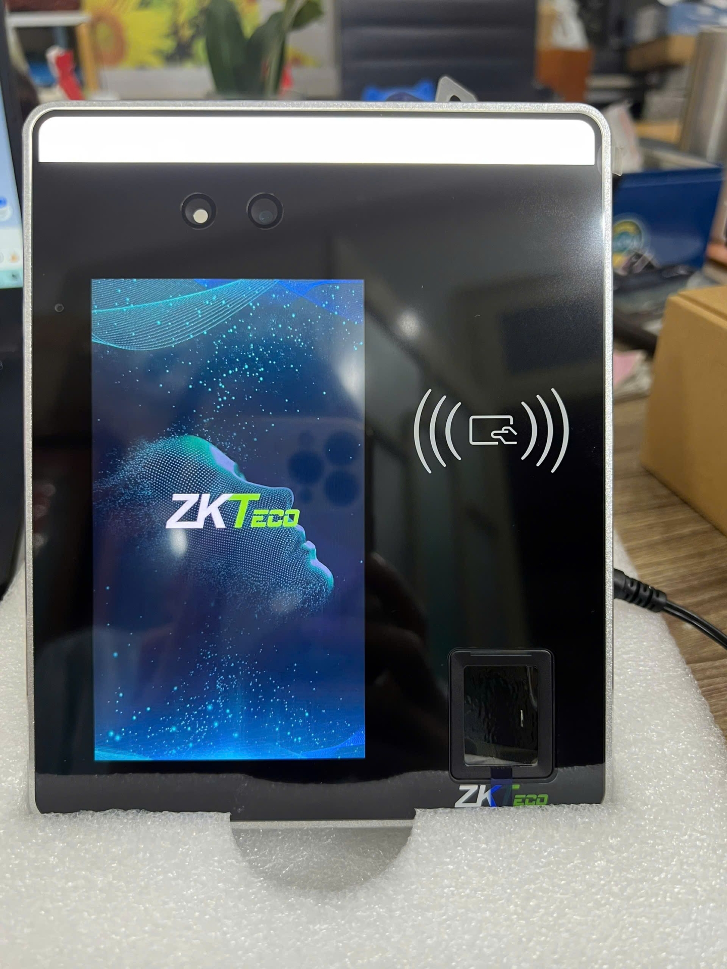 Máy chấm công khuôn mặt ZKTeco SpeedFace H5L